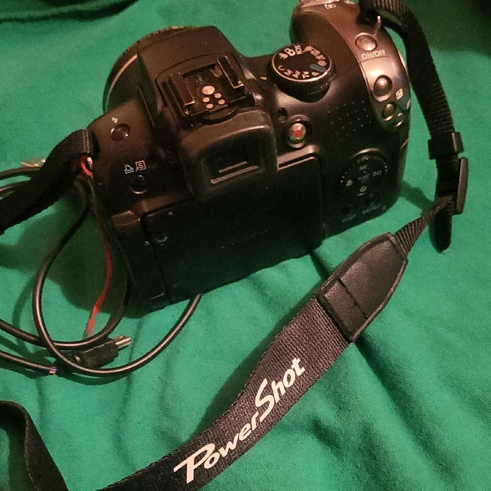 📸 Canon PowerShot SX20 IS — Retro Digital Classic (Perfect Condition!)